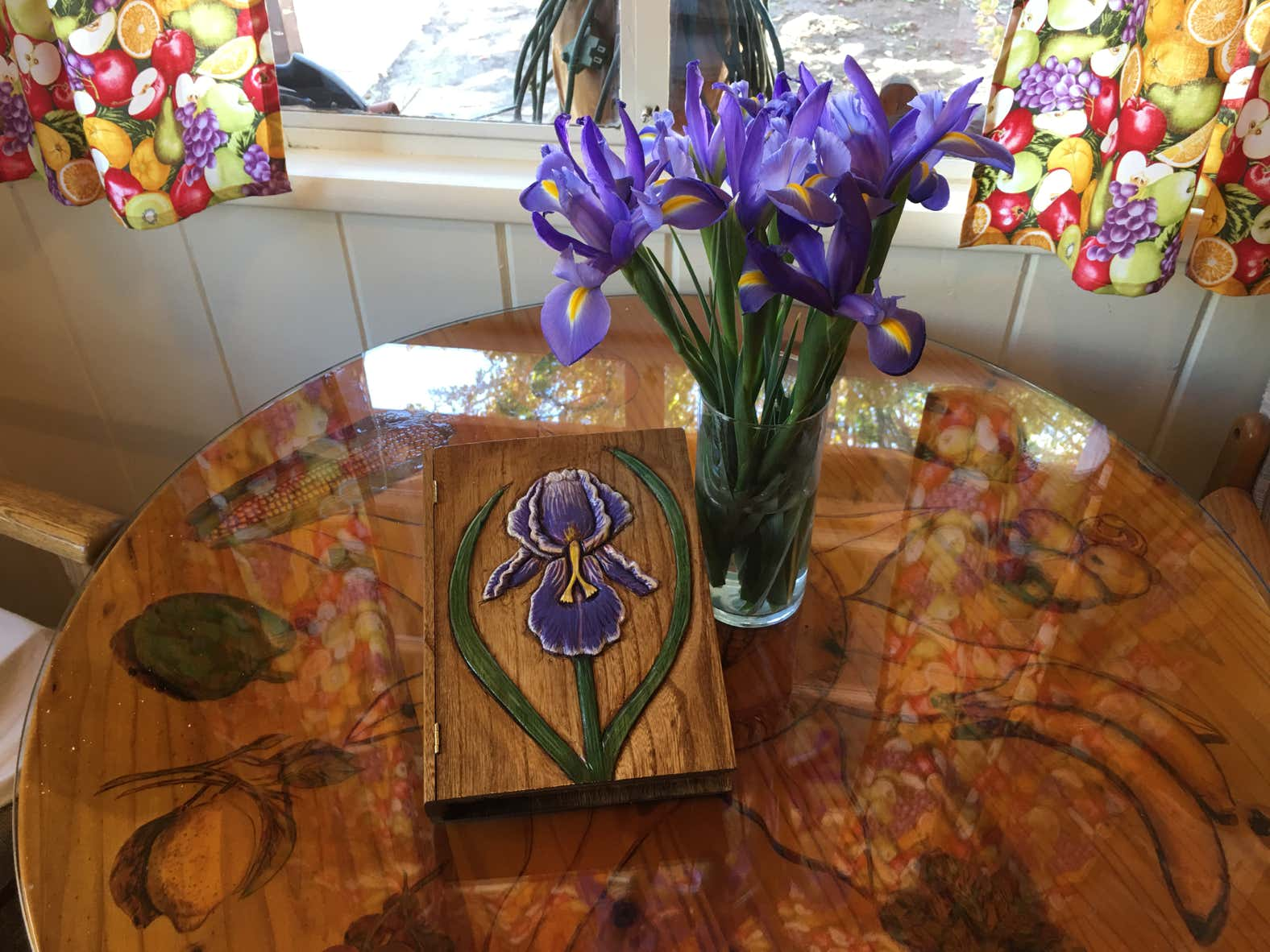 Wood Carving, Woodcarving, Wood Art, Iris Box