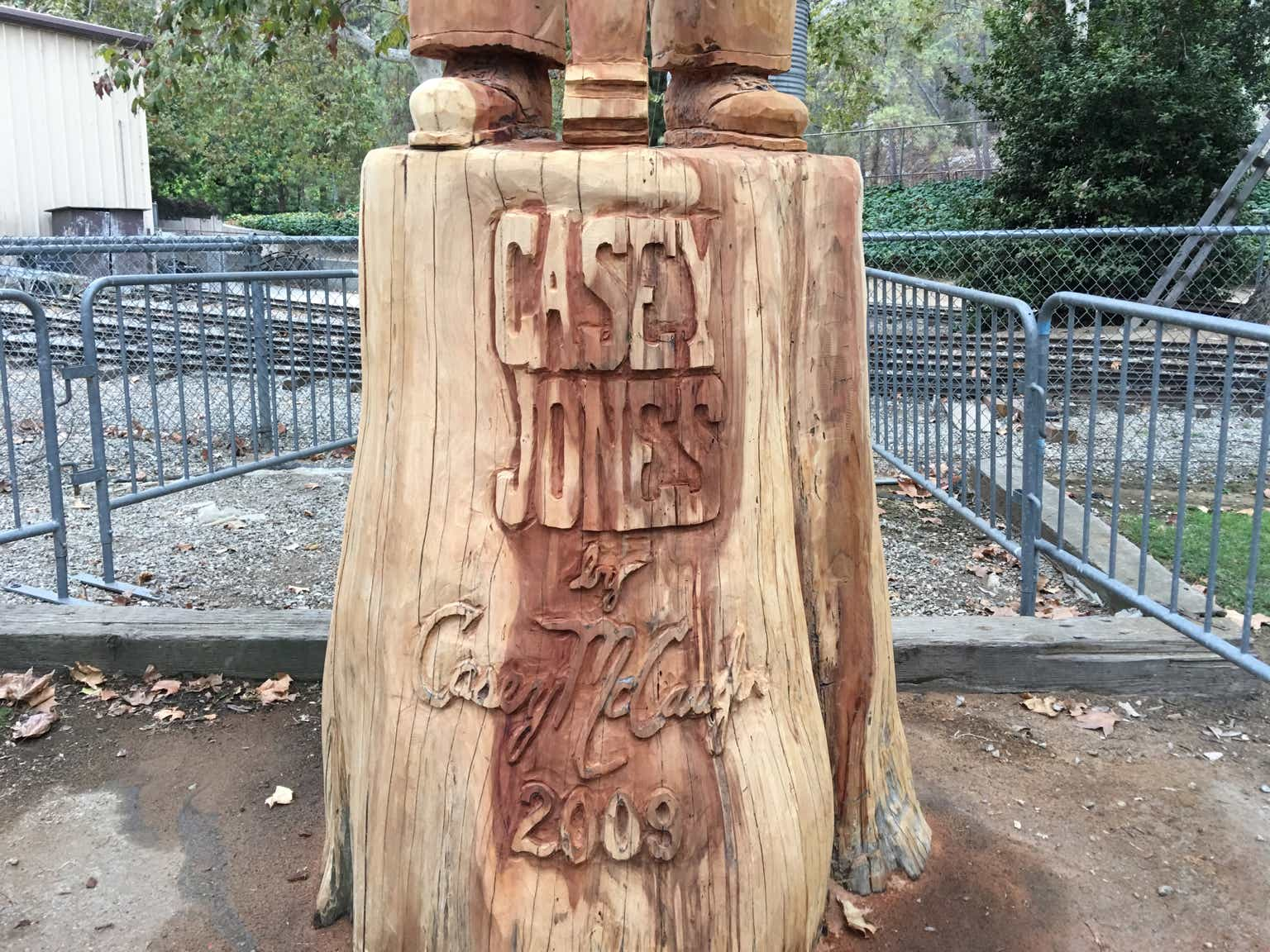 Woodcarving, chainsaw woodcarving, casey jones, griffith park, travel town, los angeles, redwood, art, sculpture